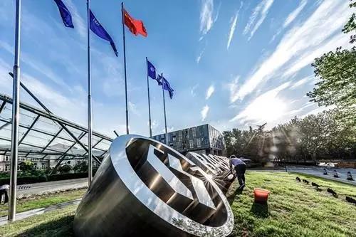 寶鋼高鍍（dù）鋅、高塗層、高表麵的三高彩塗板50年（nián）不爛穿